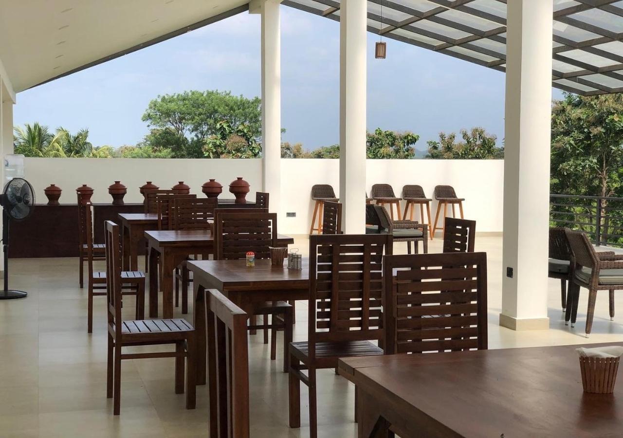 Hotel Atteriya Sigiriya Exterior foto